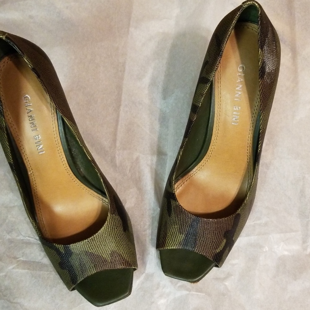 Gianni Bini Green Camouflage Open Toe Pumps